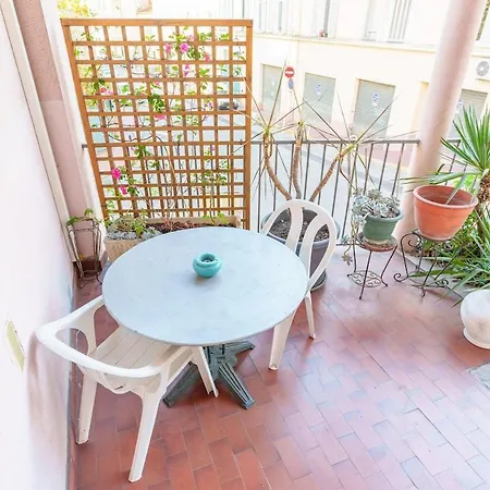 Le Quatre #air Conditioning #downtown #cozy Apartmán